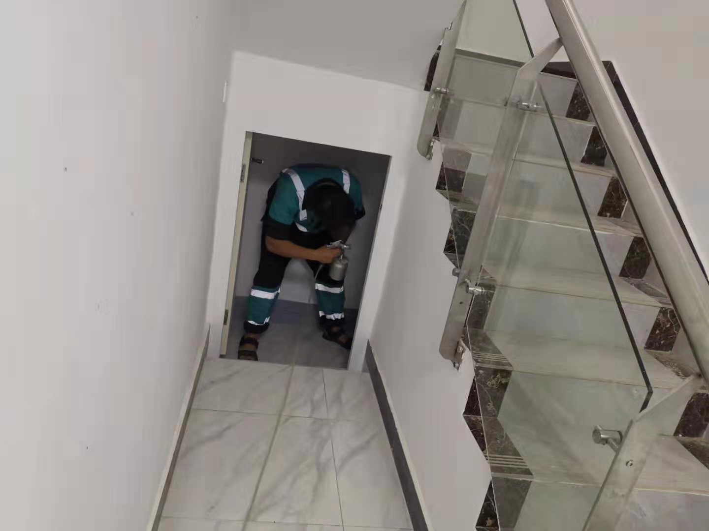 人̽
